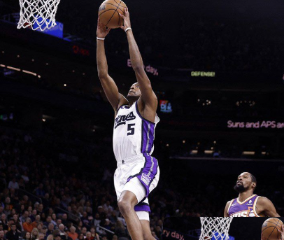 deaaron-fox-masuk-san-antonio-spurs