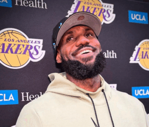 lebron-james-diprediksi-bisa-bermain-hingga-4-tahun-lagi
