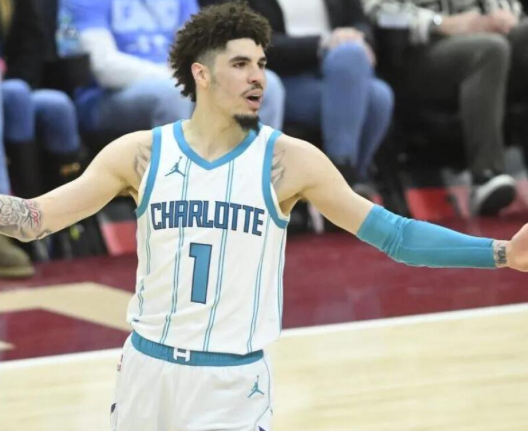 lamelo-ball-membantah-isu-mengenai-pertukaran-pemain