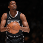 deaaron-fox-pusing-karena-timnya-banyak-cedera