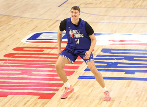 luka-doncic-sebut-cooper-flagg-bisa-jadi-pemain-hebat